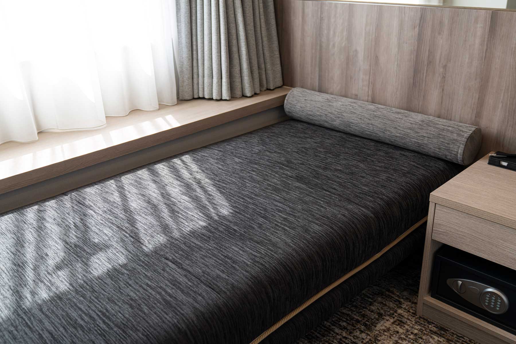 [Premier Room Twin] Sofa space