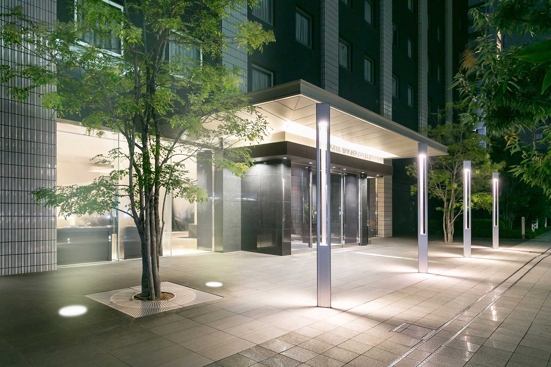 Exterior (night)